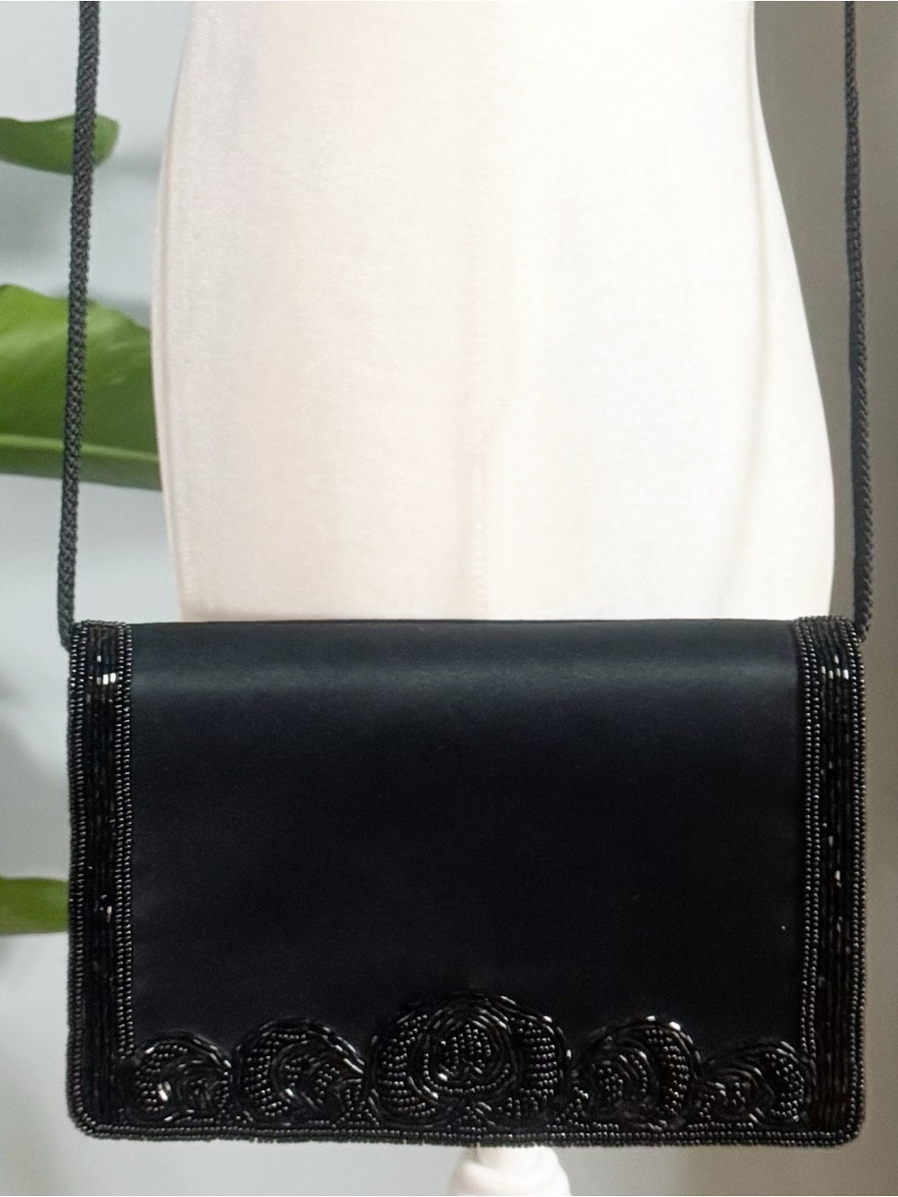 Vintage La Regale Black Beaded Evening Bag Clutch Purse Formal Cocktail - Picture 2 of 9